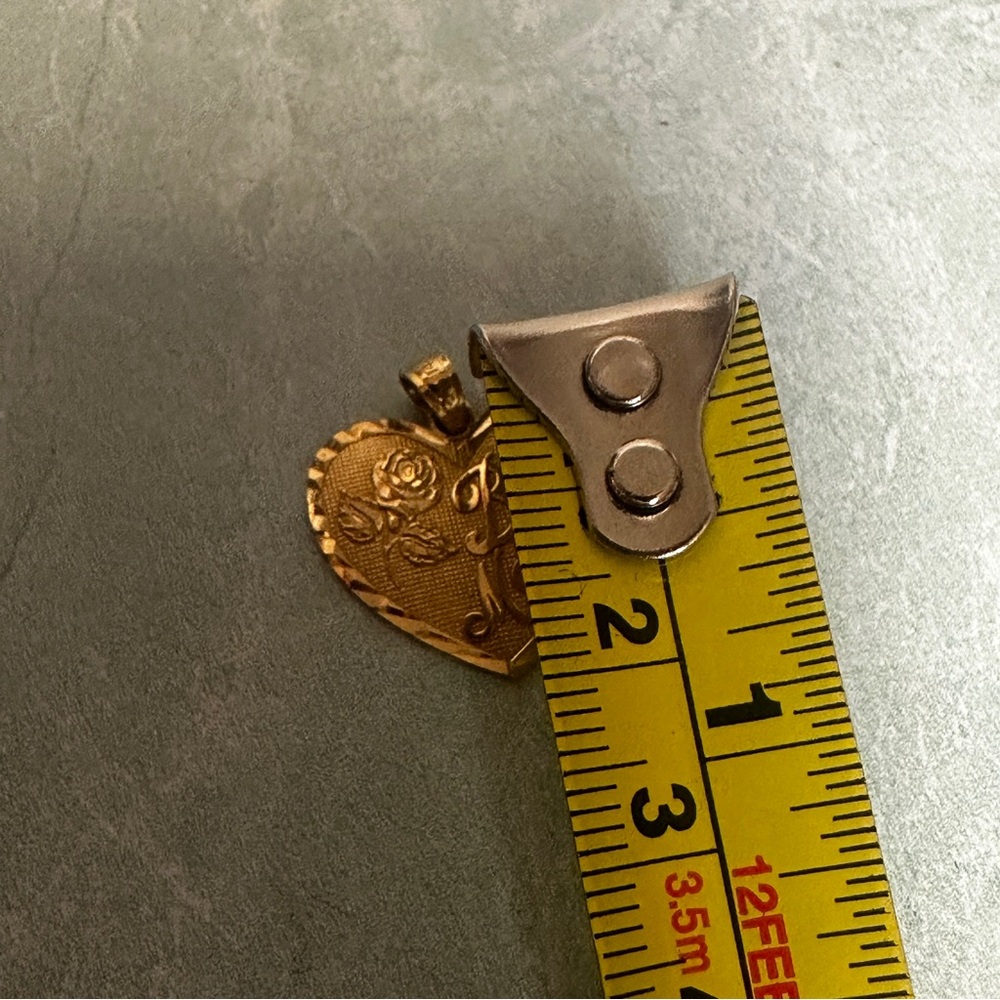14K Gold Heart 'Best Mom' Pendant with Rose Charm - Picture 7 of 7